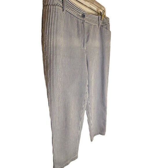 5 for $40
Talbots relaxed chino sz 6p blue pin striped beige capris - Picture 6 of 11
